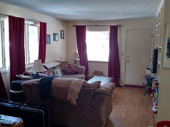 4th image of 1785 East Ave