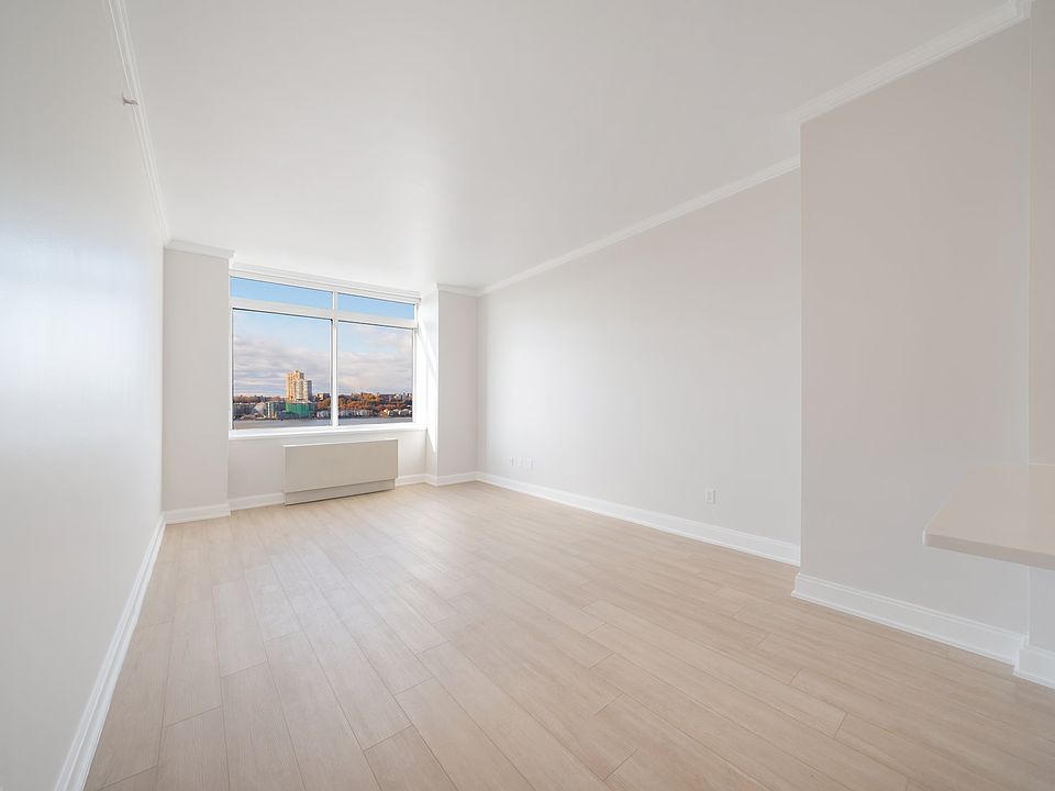 1st image of 140 Riverside Blvd #140-1517
