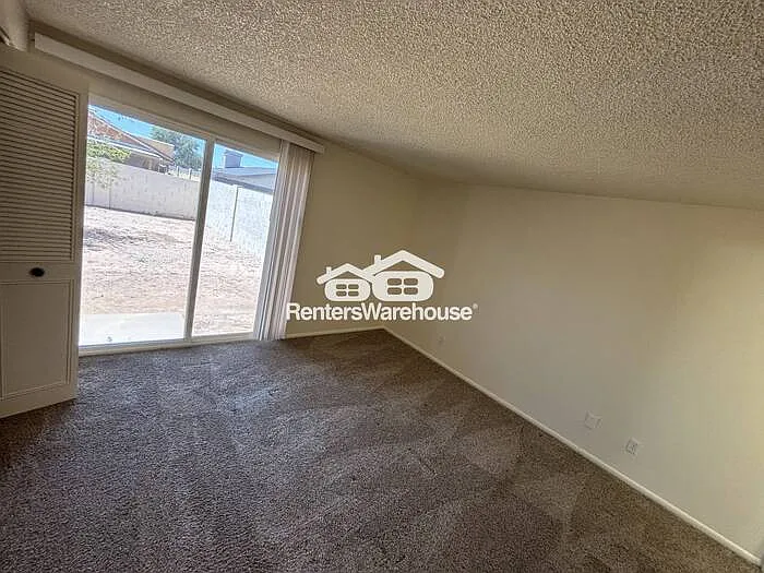 2126 N Villas Ln — Photo 8