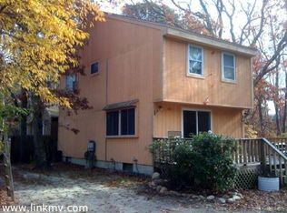 110 Lake St, Tisbury, MA 02568