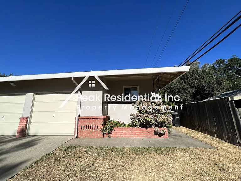 5807 Woodleigh Dr — Photo 4
