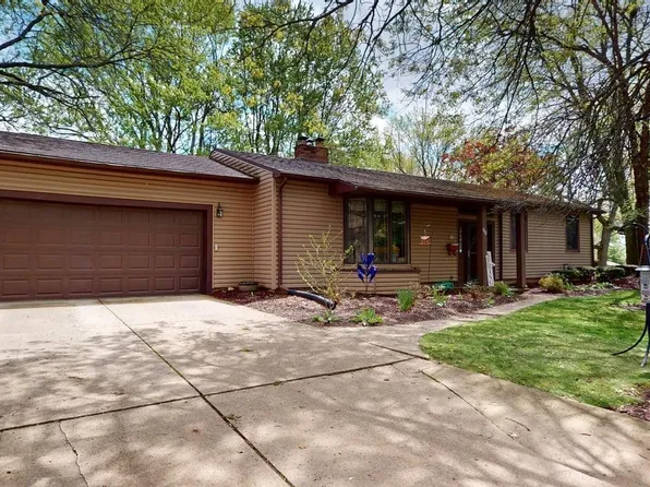 66 Hillcrest Dr, Willard, OH 44890