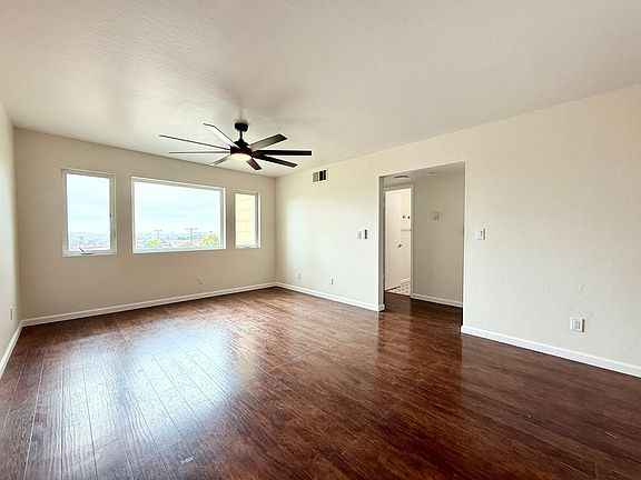 3rd image of 670 Hillside Blvd