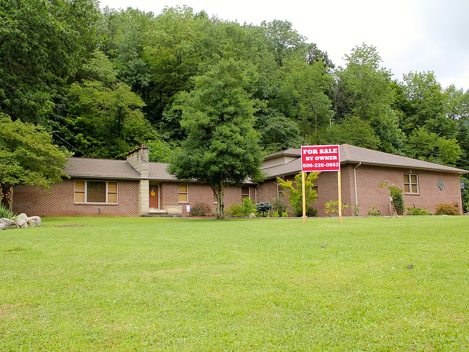 Immaculate Home in Allen, KY