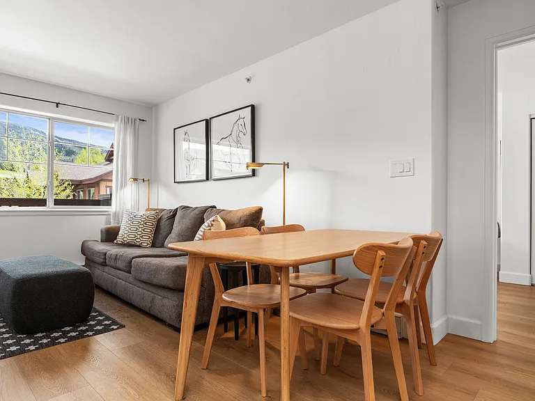 Dining Area | Dining table for 4