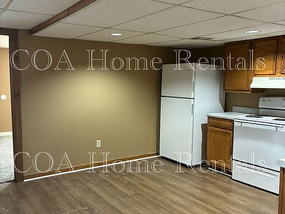 5th image of 304 W Spring Ave