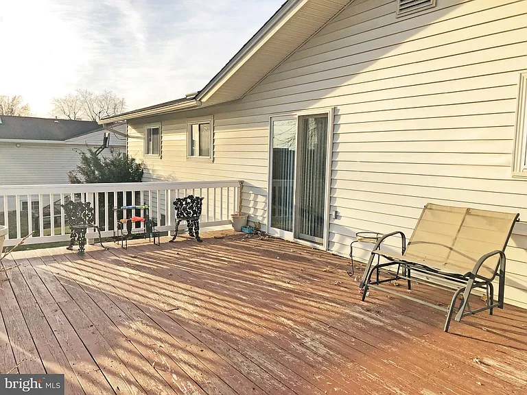 8331 Wesleyan St — Photo 9