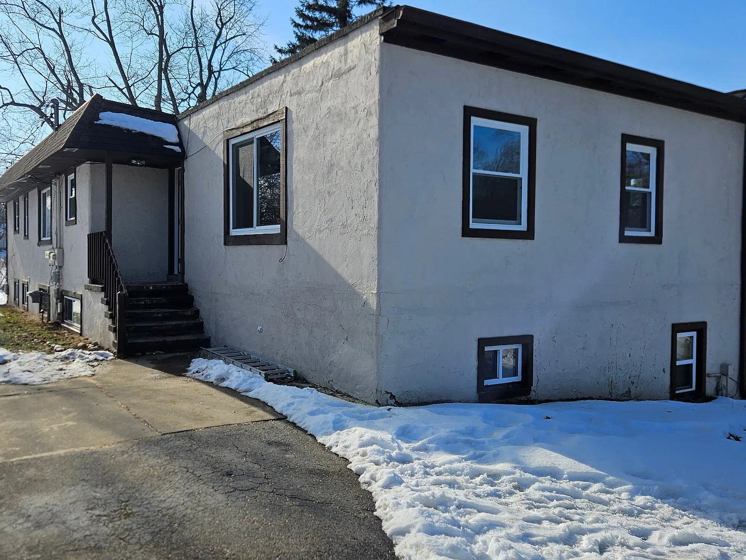 2 bed, 650 sqft, $1,200 — Photo 1