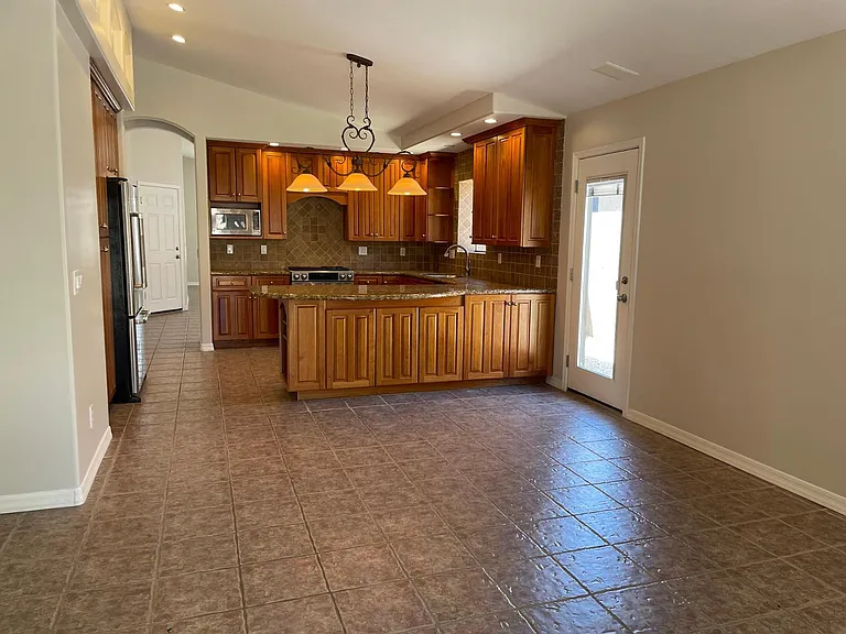21611 N 48th Pl — Photo 9