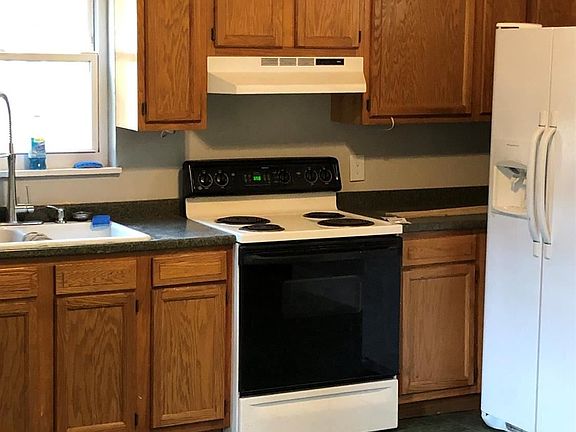 3rd image of 115 W Voorhees St
