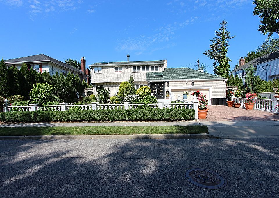 1st image of 20 Cornell Dr