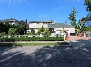 20 Cornell Dr, Great Neck, NY 11020