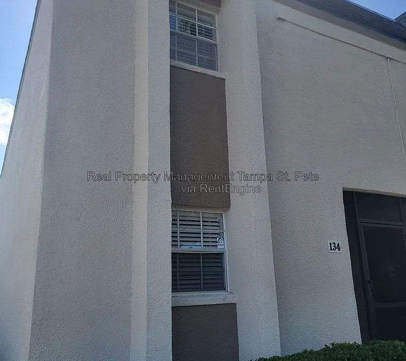 711 Russell Ln