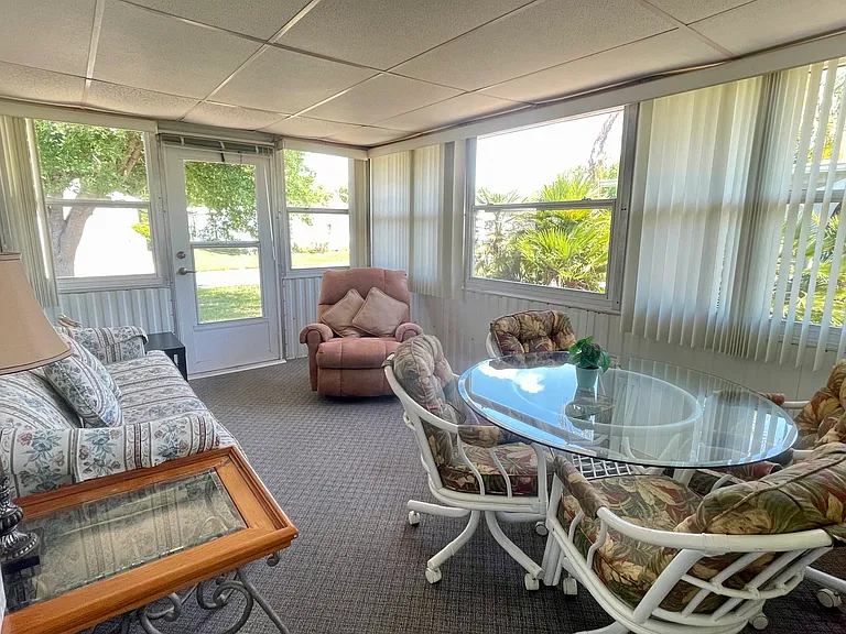 1016 Nell Way — Photo 1