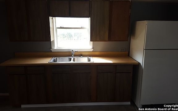 2nd image of 122 Bradley St