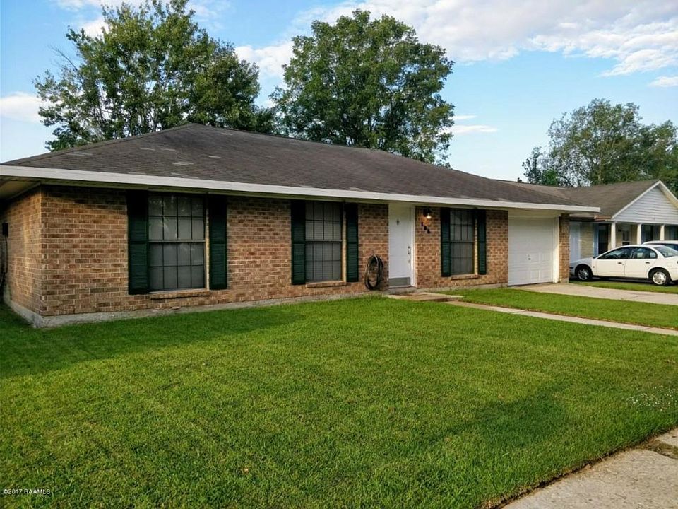 1st image of 106 Fleetwood Sq