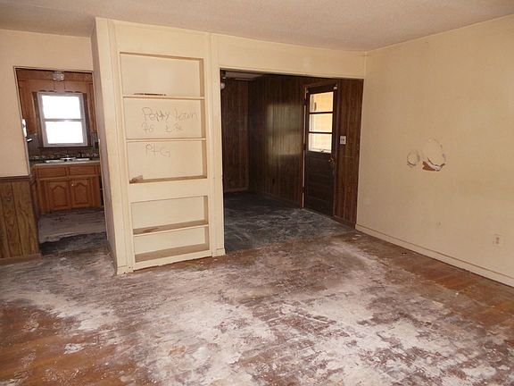 4th image of 2005 W Buford St