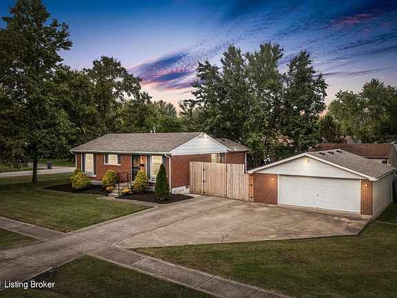 5th image of 6423 Maravian Dr