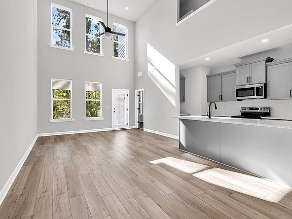 5th image of 408 Ireland Way