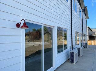 301 Everett Way, Talent, OR 97540