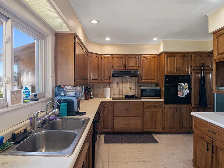 4105 Riverview Dr — Photo 13