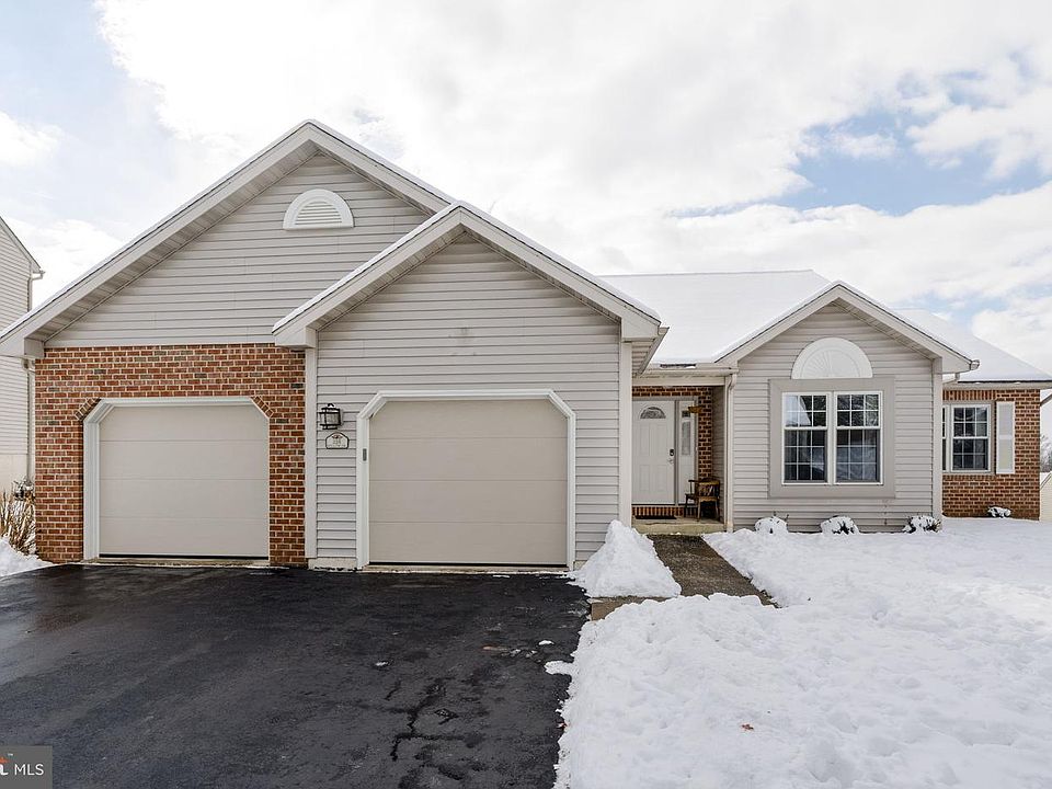 1st image of 224 Willow Dr