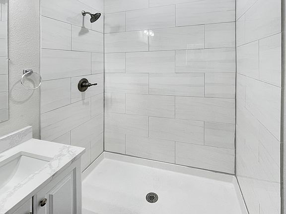 3rd image of 3223 Chenault St #3209
