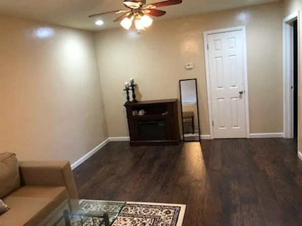 2074 Oakwood Dr, Palo Alto, CA 94303