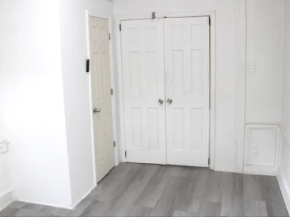 952 Saint Mark's Avenue image 4 of 10