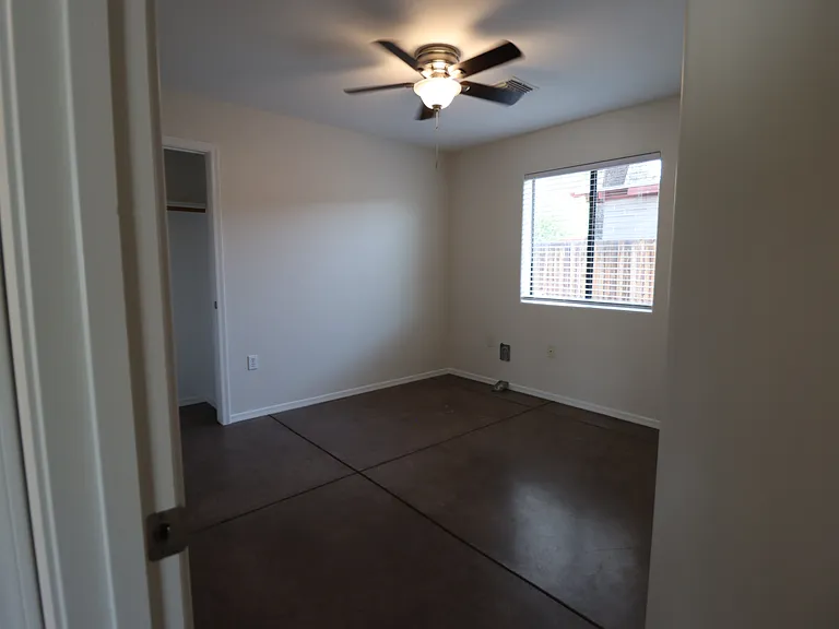 1020 E Silver St — Photo 21