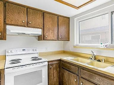 5th image of 505 Elizabeth Way #A