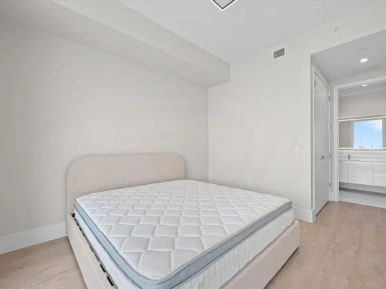 220 Lake Shore Dr #917 — Photo 34