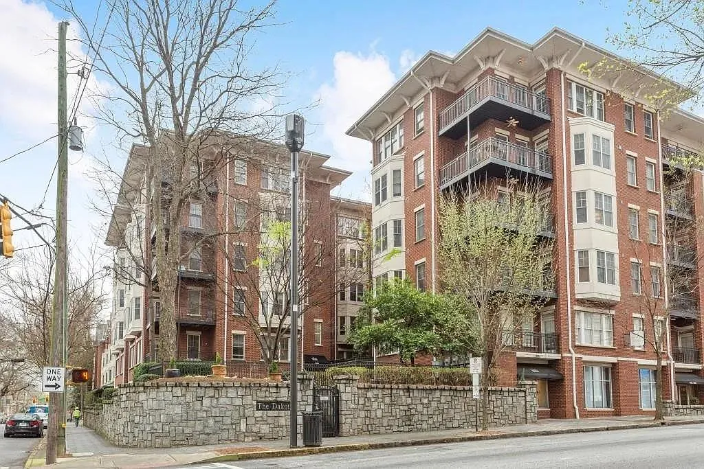 2 bed, 2.0 bath, 1516 sqft, $3,200 — Photo 1