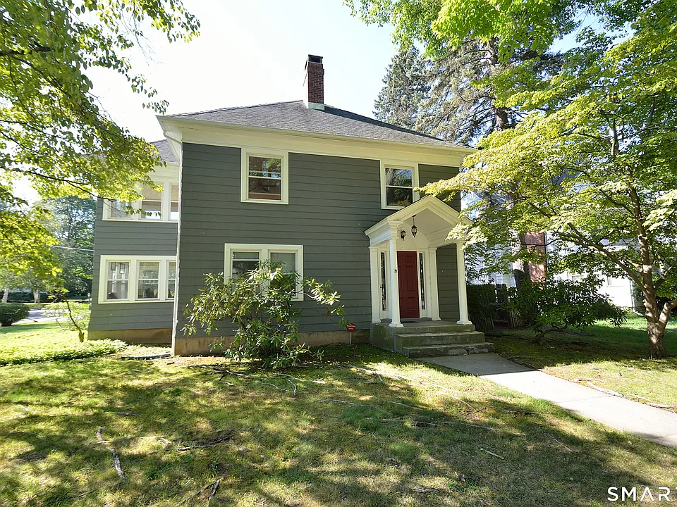 1093 Farmington Ave