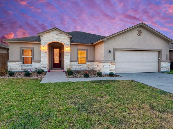 2018 Chesapeake Bay Dr, Portland, TX 78374