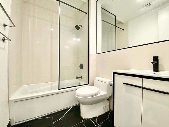 5th image of 162 Stuyvesant Ave #2