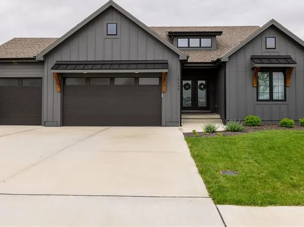 10430 N Mulberry St, Kansas City, MO 64155