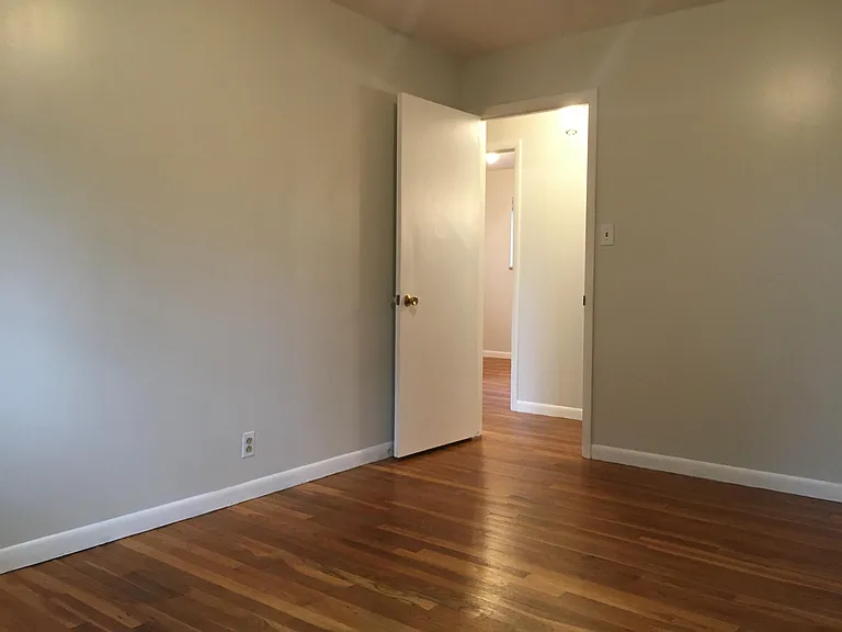 5260 Daniels Dr — Photo 16