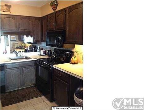 4th image of 8 Twinlights Ct #H