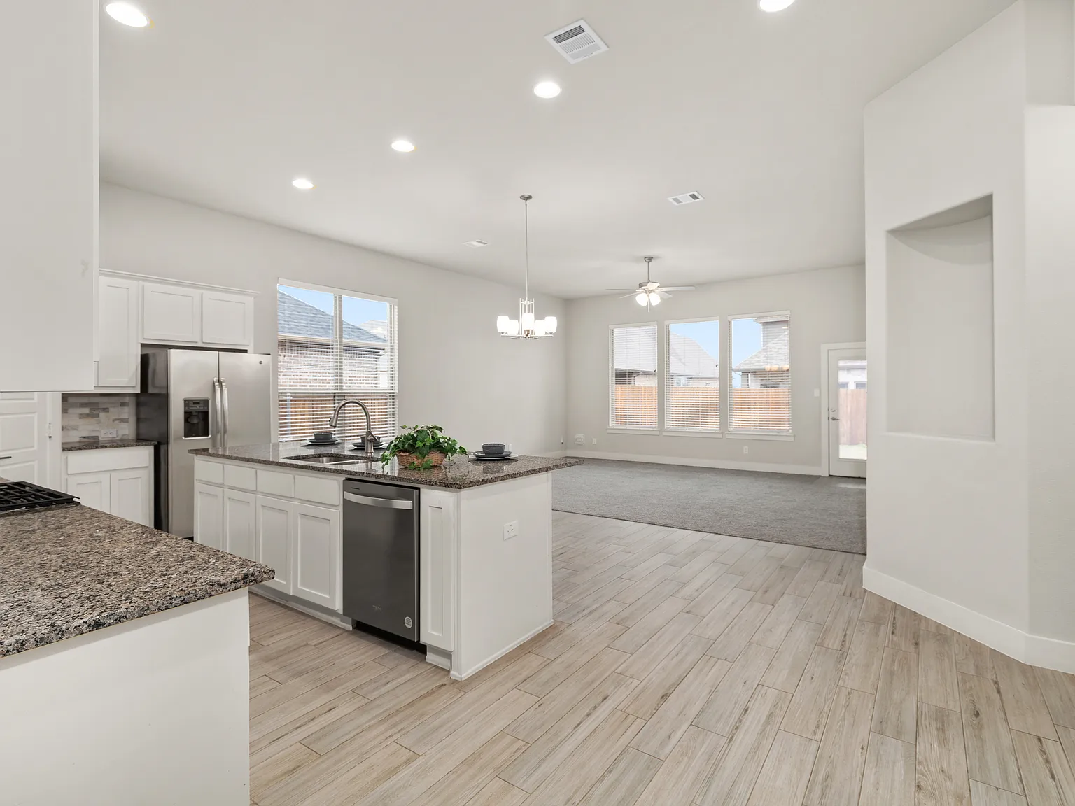 3 bed, 1800 sqft, $2,500 — Photo 3