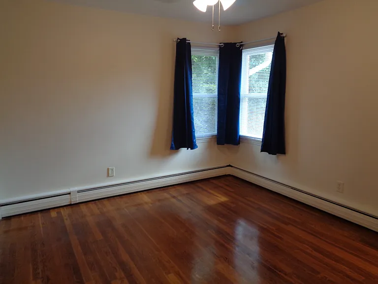 1302 Miller St — Photo 14
