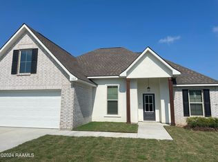 102 Wild Cherry Ln, Lafayette, LA 70508