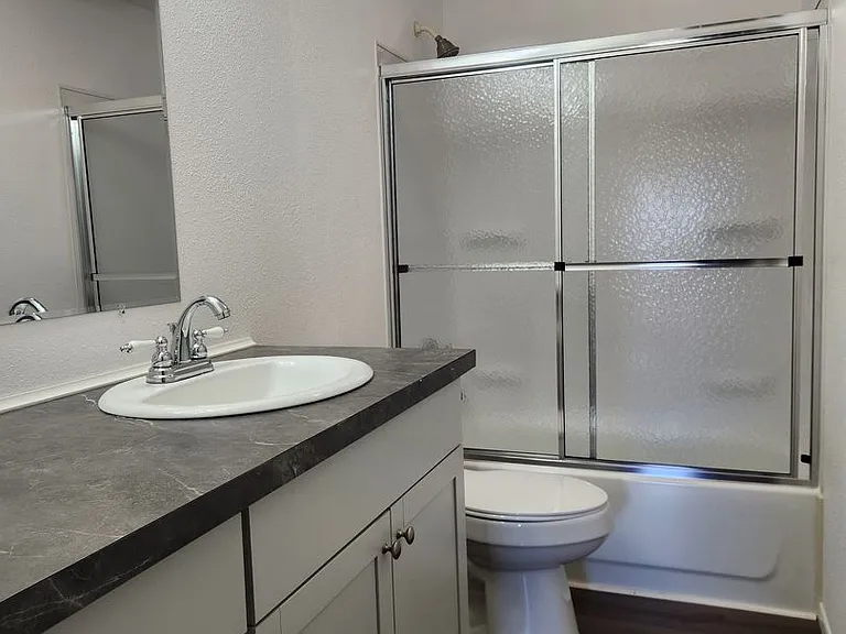 882 E Kelly Rd — Photo 18