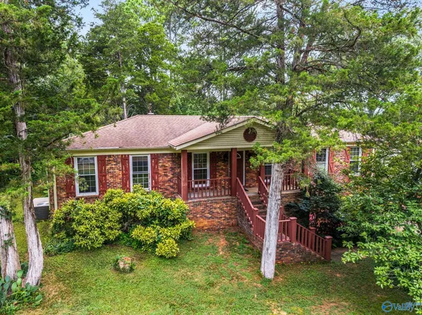 11304 Mountaincrest Dr SE, Huntsville, AL 35803