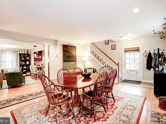 3rd image of 2408 S Culpeper St