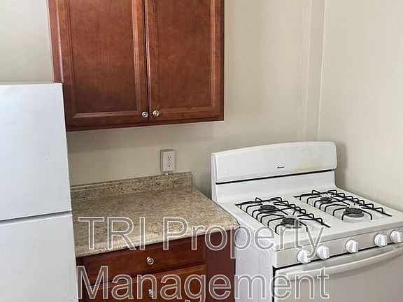 3rd image of 2200 9th St