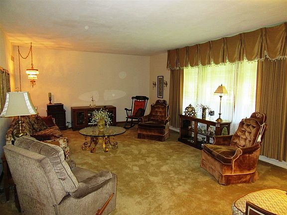 4th image of 3624 Greenwood Ave