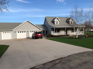 5946 Oak Lane Dr, Butte Des Morts, WI 54927