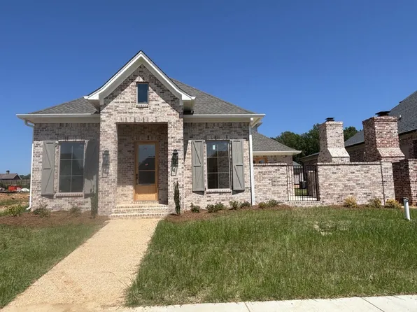104 Somersett, Starkville, MS 39759