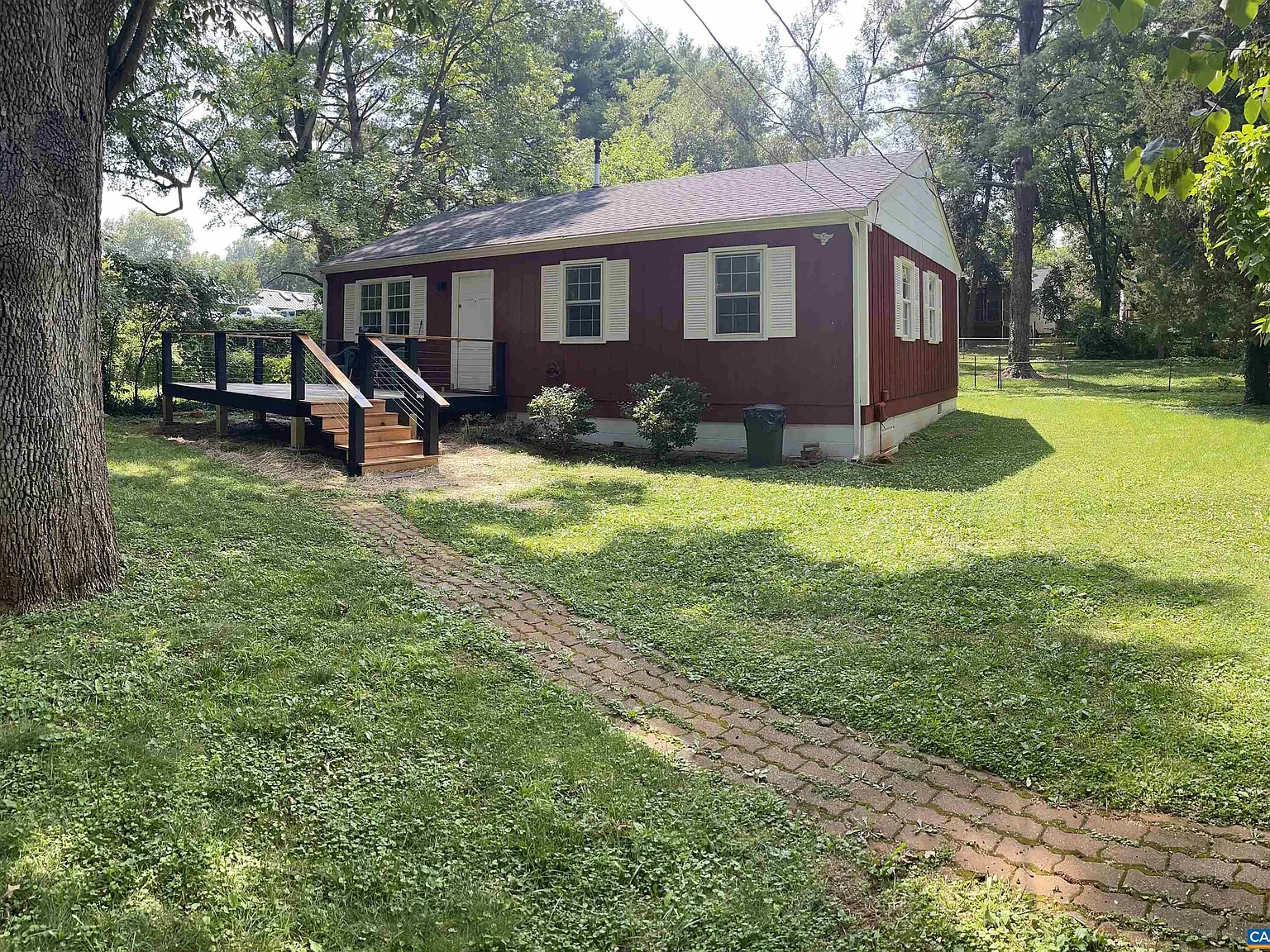 3 bed, 2.0 bath, 900 sqft, $2,500 — Photo 1